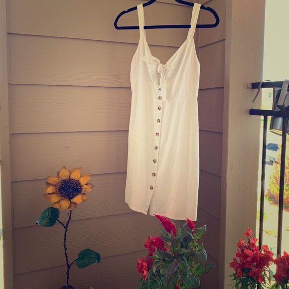🌻Button front white dress - Picture 1 of 5